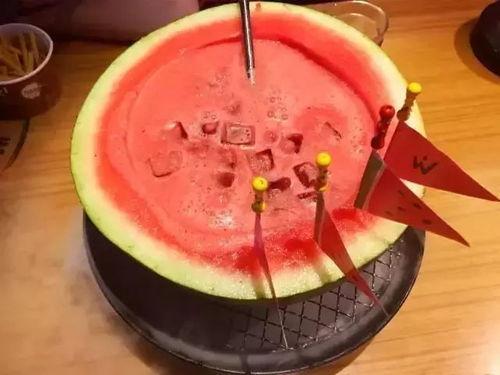 吃瓜群众比心蛋糕视频,吃瓜群众的热闹盛宴